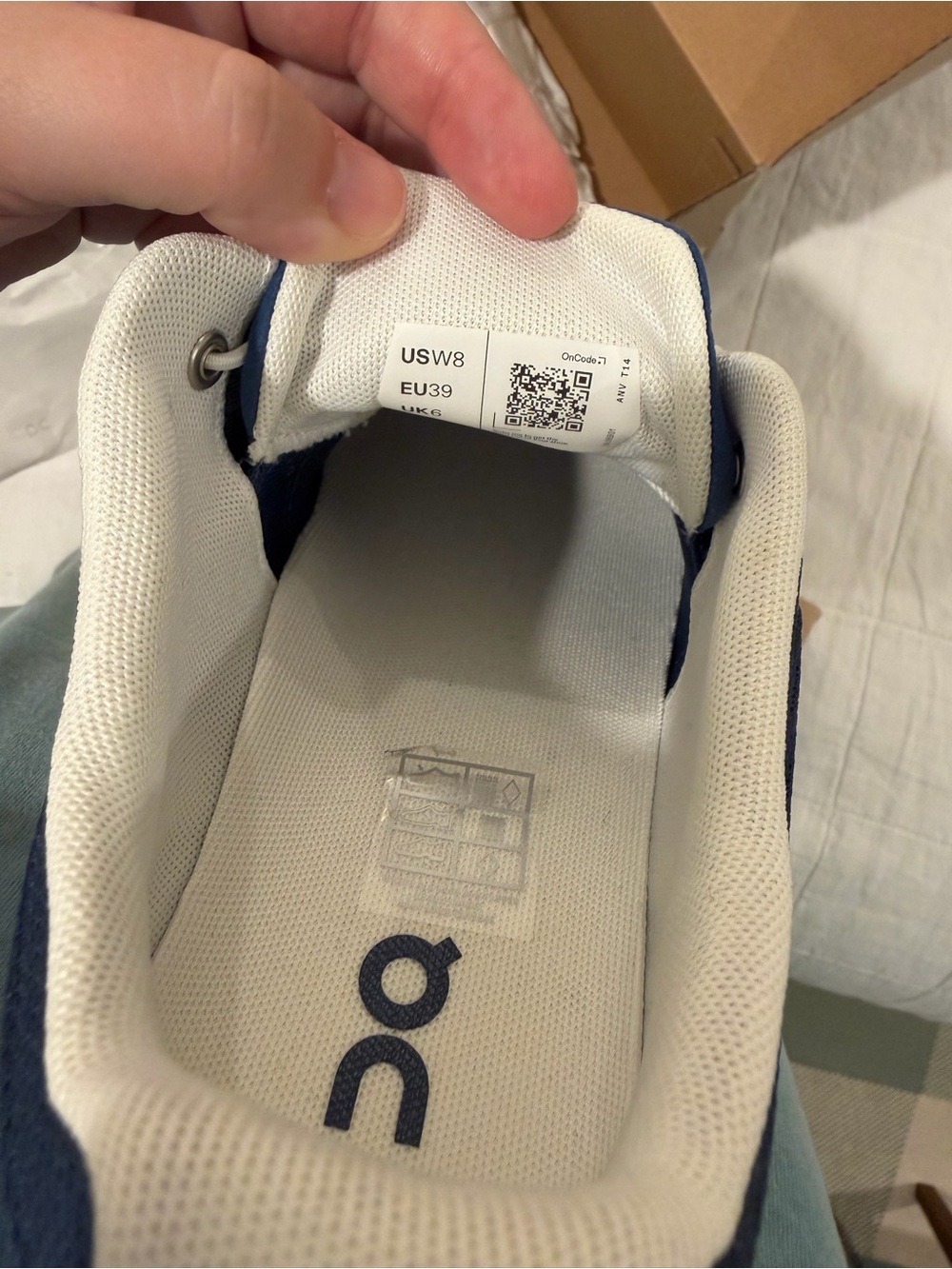 ON Cloud Running Shoes - Navy Blue, Women’s Size 8 - Picture 3 of 3
